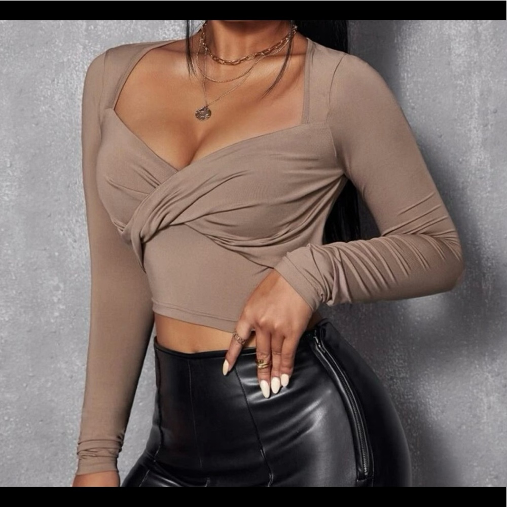 Long sleeve croptop blouse